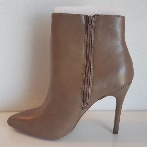Charles by Charles David Delicious Bootie, Size 7 - Picture 2 of 3
